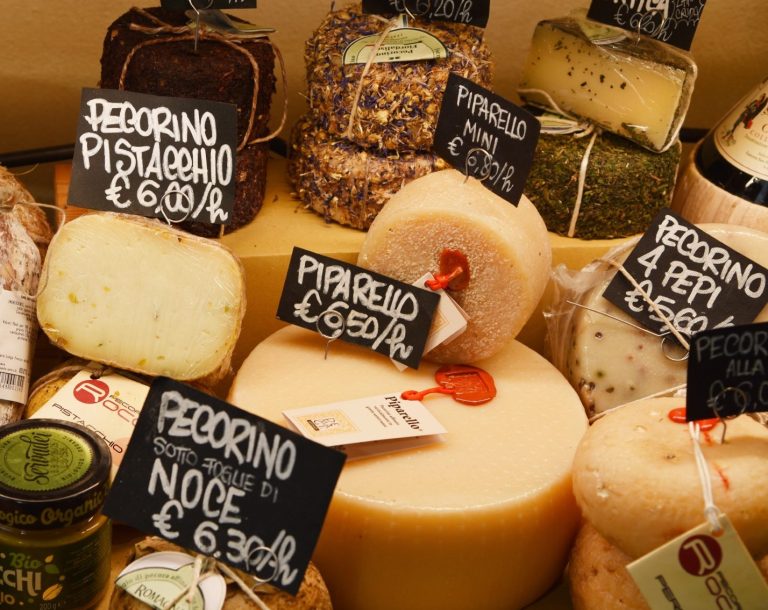 Pecorino, Pecorino de Pienza and many other local products, available at Zabella Enoteca, at Montepulciano, Agaporia